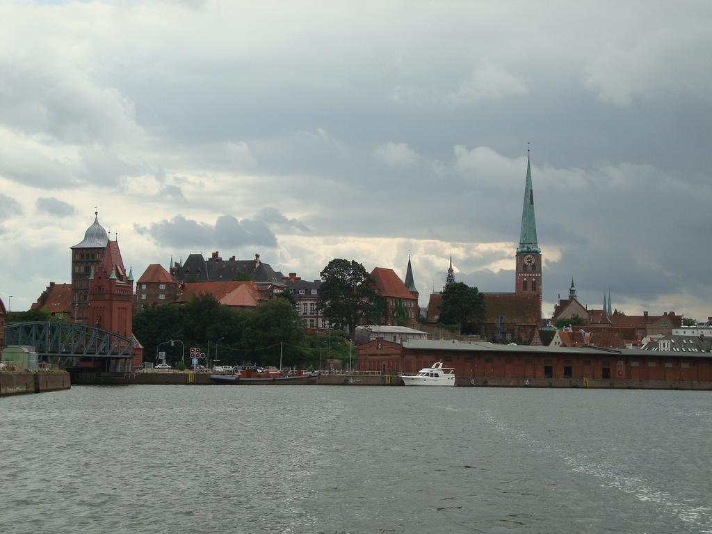 Hotel An Der Marienkirche Lübeck Buitenkant foto